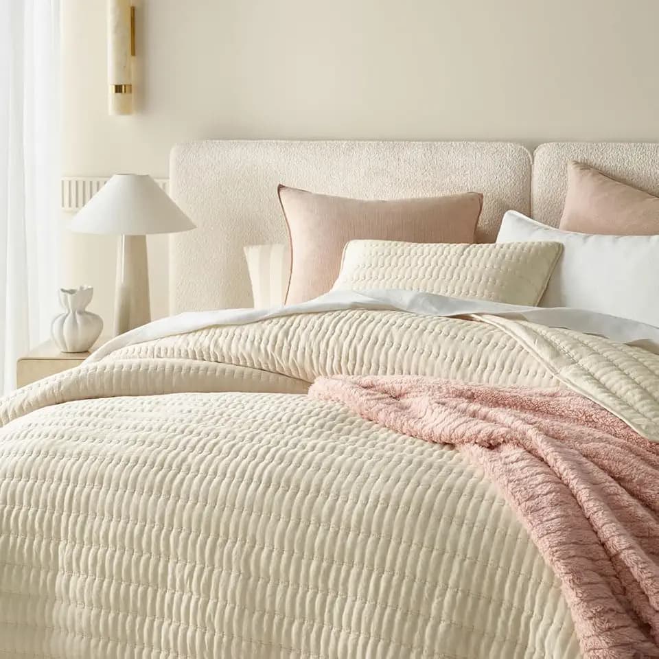 ROOM99 Muse Elegante Tagesdecke in Creme 240 x 260 cm