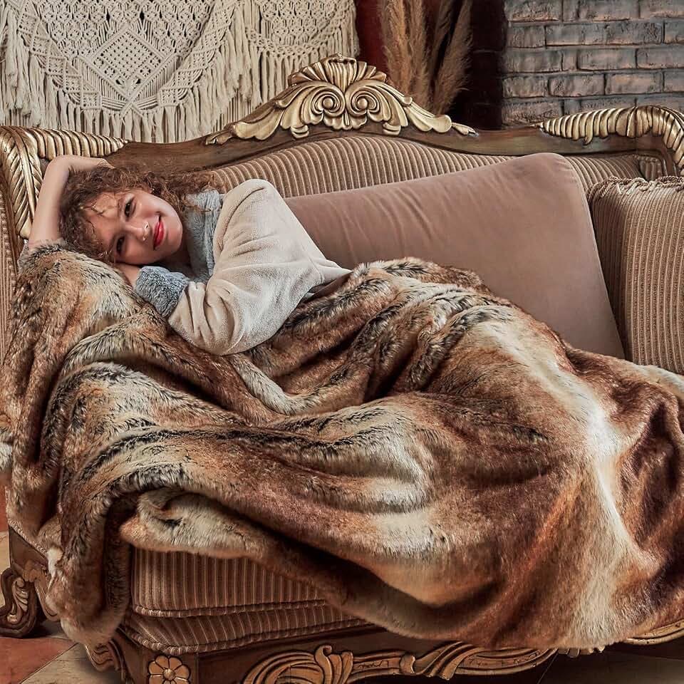 Krifey Plush Faux Fur Throw Blanket,Luxury Thick Fluffy Blankets for Couch, Bed, Sofa,Warm Fuzzy Cozy Decorative Blankets as Birthday Gift(60"x80",Brown)