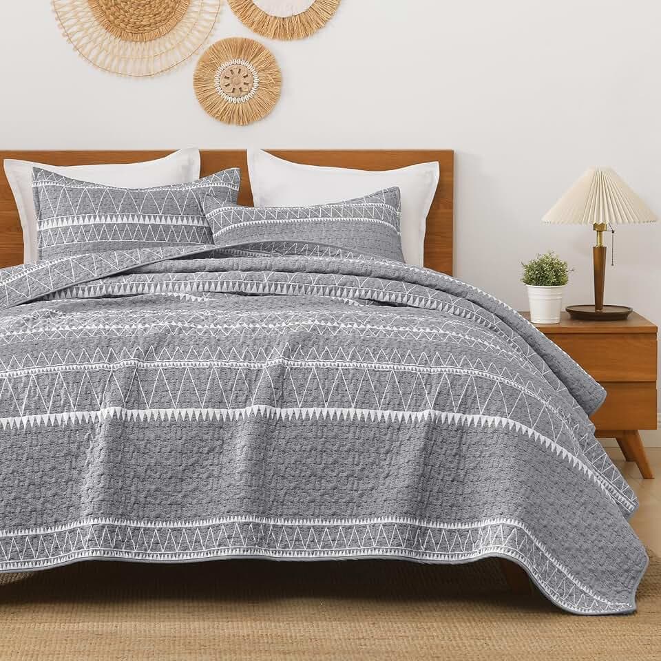 Andency Oversized Super King Plus Quilt Set Grey, 3 PCS Striped Bedspread