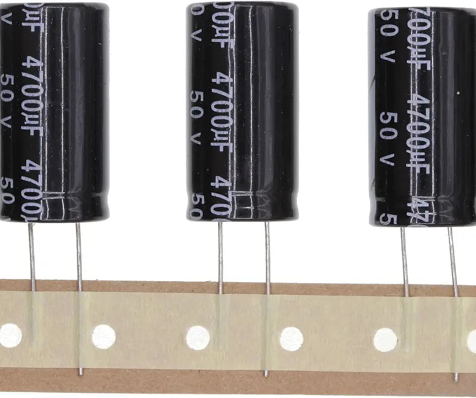 10 Stück 50V 4700UF Steckbarer Aluminium-Elektrolytkondensator 18x35 18 * 35mm
