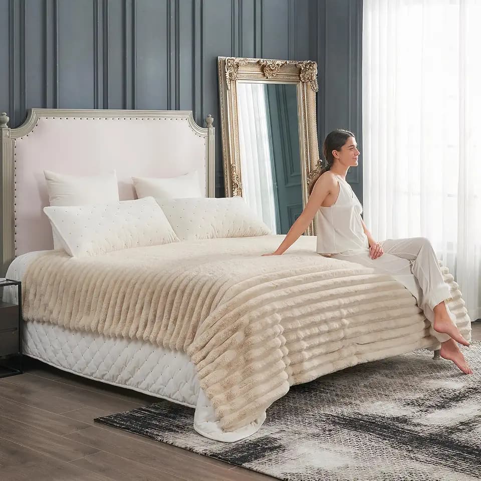 Cozy Bliss Faux Fur Throw Blanket for Couch, Cozy Warm Plush Striped Blanket for Sofa Bedroom Living Room, 108 * 90 Inches Beige