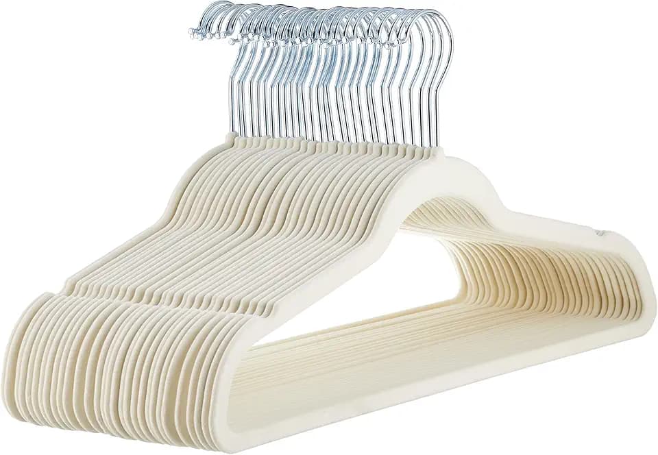 Amazon Basics Schmale und rutschfeste Kleiderbügel für Hemden/Anzug/Kostüm, Elfenbeinfarbe, 30er-Pack