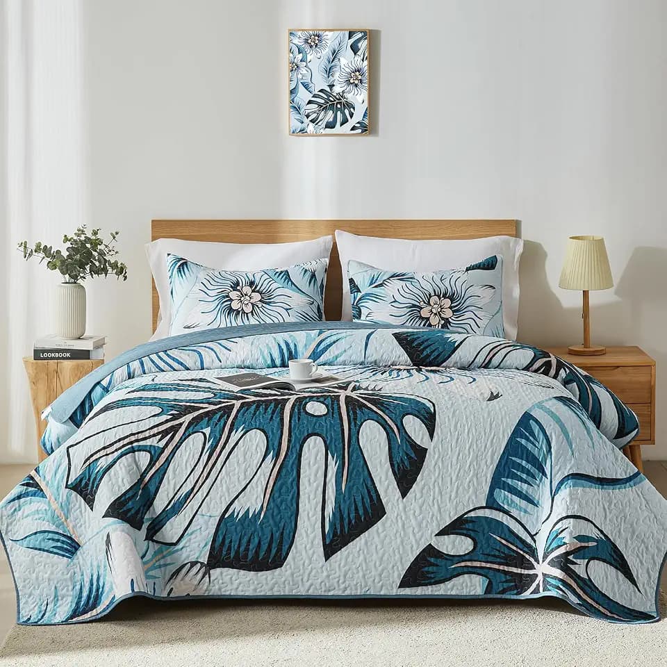 Yogeneg Queen Quilt Bedding Set,White Green Botanical Pattern Light Blue Full/Queen Quilt Set,3 Piece Lightweight Soft Summer Bedspread Coverlet with 2 PIillow Shams,All Season(Light Blue,90"x96")