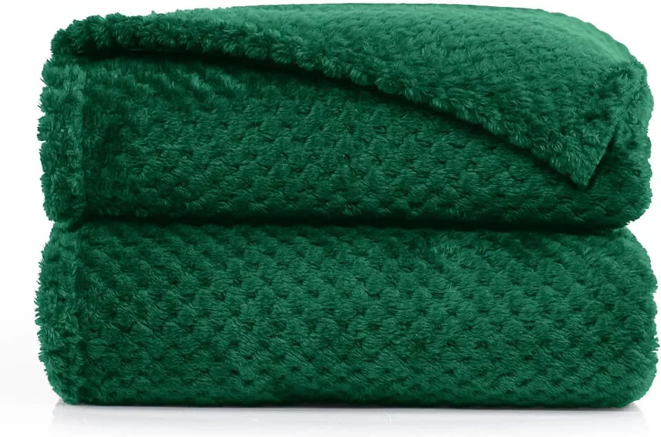RESTILO Kuscheldecke 70x150 cm flaschengrün Decke Microfaser Henry