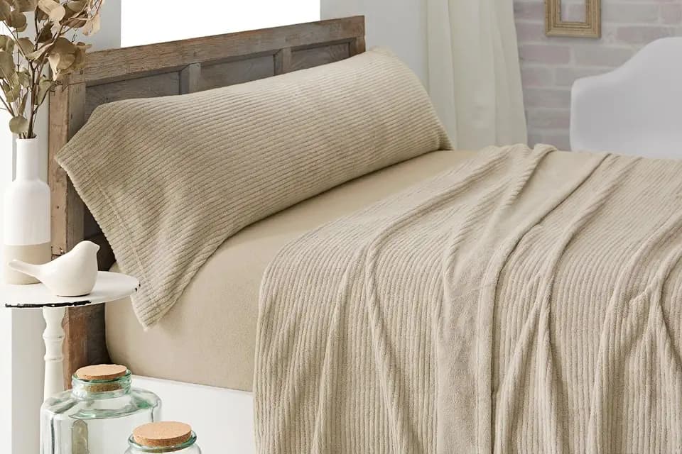 Burrito Blanco | Bettwäsche aus Coralina, 965 Beige, 135 cm Bett | (+ verfügbare Größen) | Winter-Bettwäsche | Design 965 | Beige
