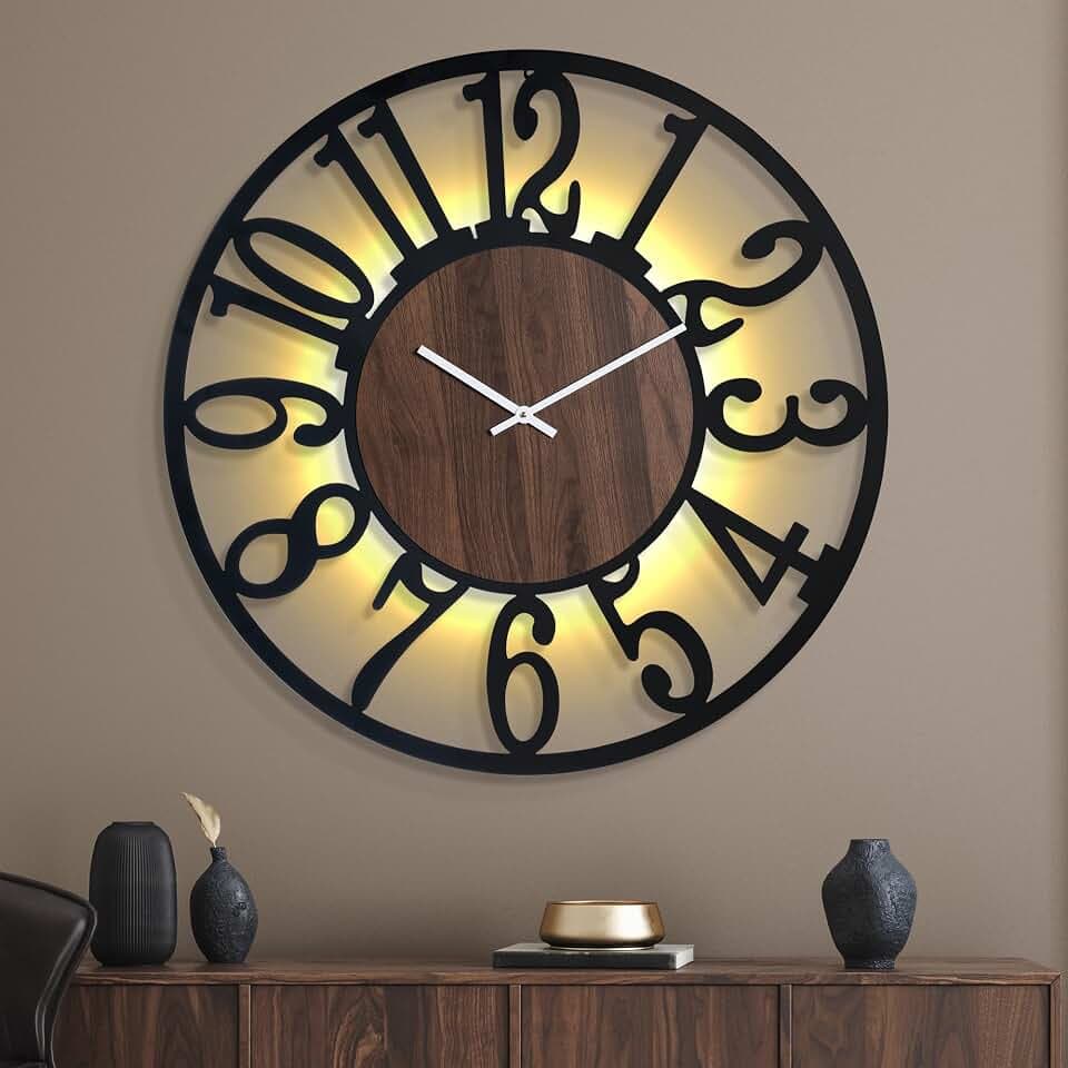 Große Wanduhr mit Nachtlicht – 80 cm Metall Uhr mit leiser Ticktick, LED-Licht im Dunkeln, Vintage Holzoptik für Wohnzimmer Loft Büro Schlafzimmer Küche