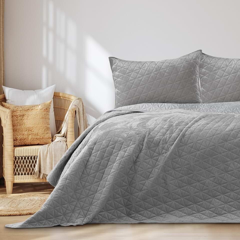 Tagesdecke 260x280 cm Silber Steppung Velvet Samt Laila