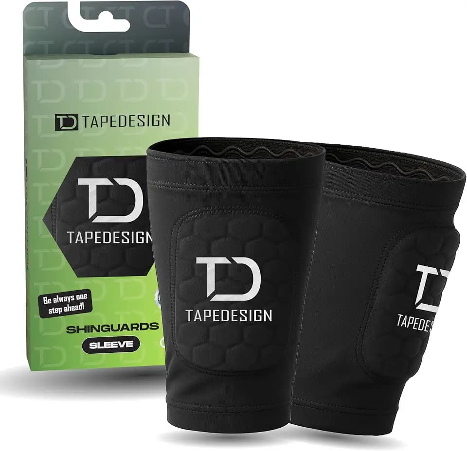 TAPEDESIGN – Schienbeinschoner Kinder, Herren & Frauen – 3in1 Sleeve mit integriertem Schutz – Ultraleicht & rutschfest – Fussball Zubehör – Schienbein Schoner – Trainingszubehör