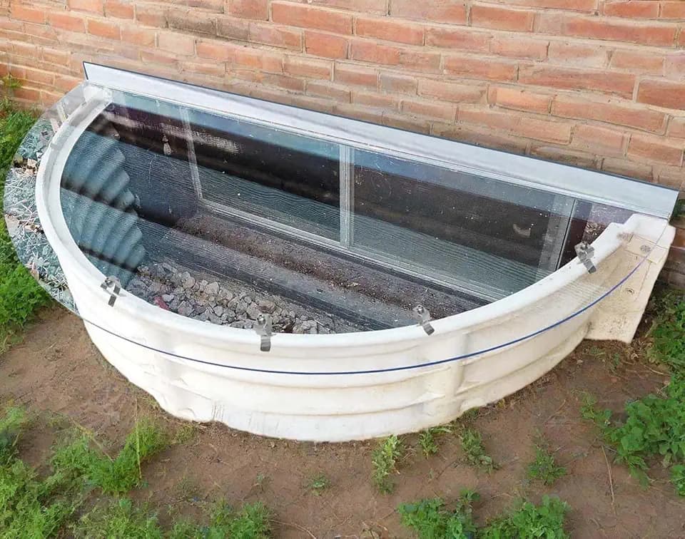 Clear Window Well Covers Outside 40" X 17", Heavy Duty Polycarbonate Basement/Egress Window Well Cover, UV Resistant, Tear-Resistant, Waterproof, Windproof (Only Cover)