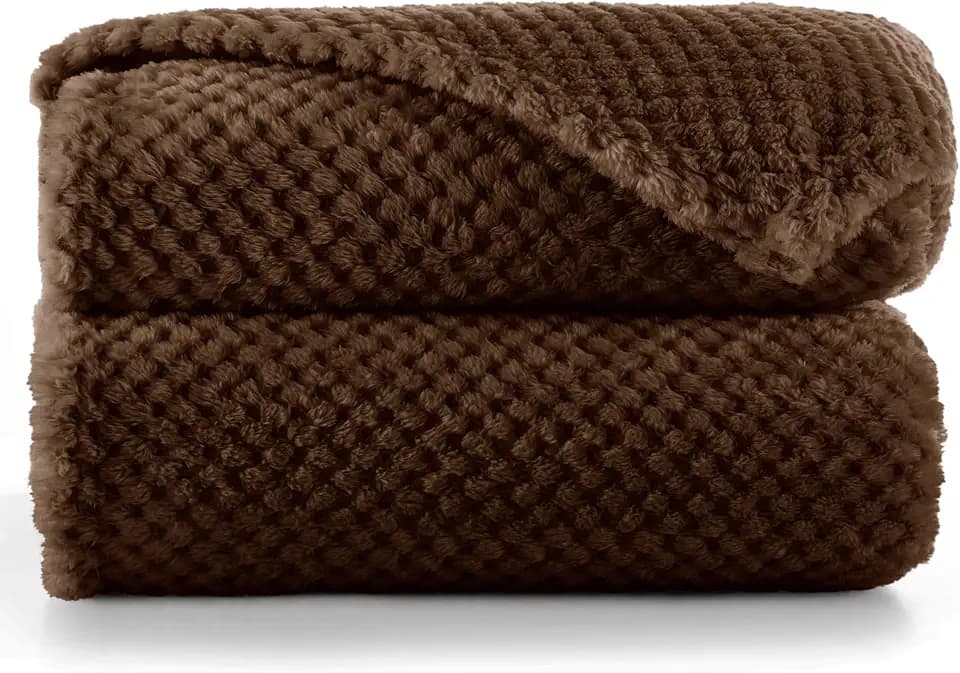 DecoKing Kuscheldecke 70x150 cm braun Decke Microfaser Wohndecke Tagesdecke Fleece weich sanft kuschelig skandinavischer Stil Schoko Henry