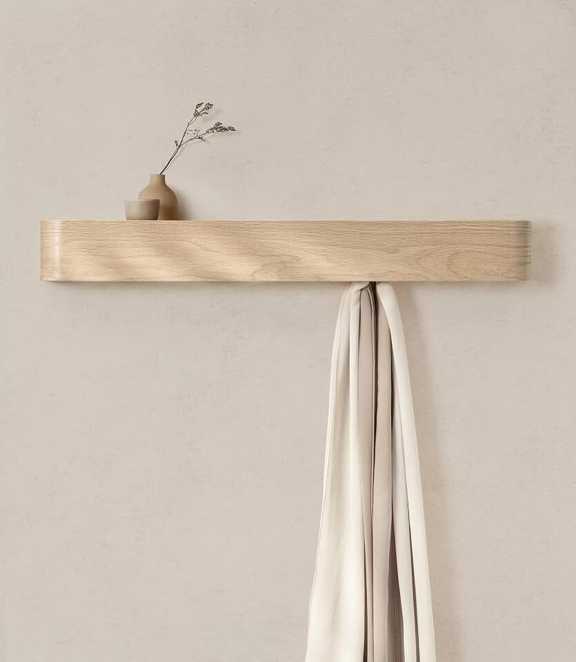 Kazai. Wandgarderobe 'Toke' | Moderne Design-Garderobe mit verdeckten Wandhaken | Garderobenpaneel aus Massivem Echtholz-Furnier | Eiche, weiß