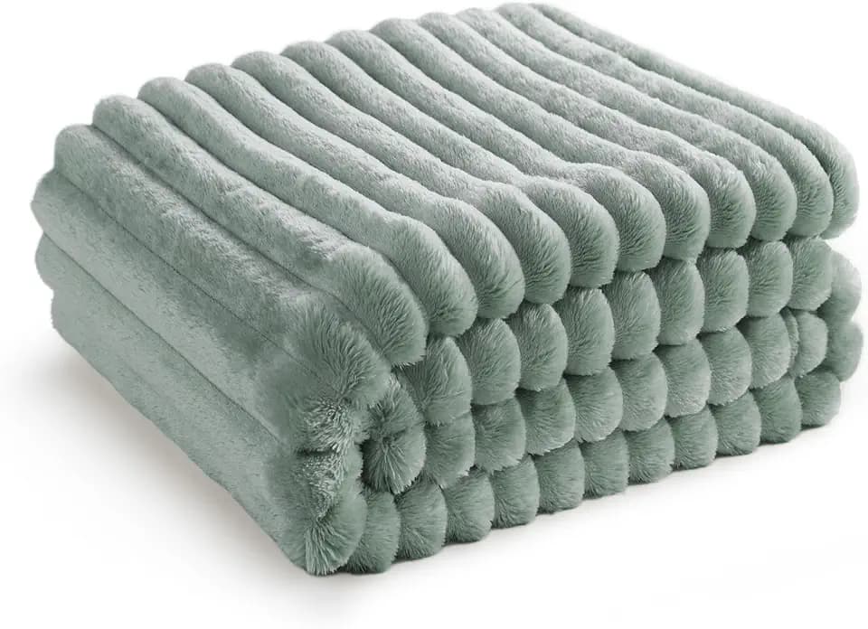 BEDSURE Kuscheldecke Flauschig - Wolldecke & Fleecedecke, Sofadecke, Weiche Warme Grobe Korddecke für Zimmer Deko, Wohn- & Kuscheldecken, Tagesdecke, Grün, 150 x 200 cm