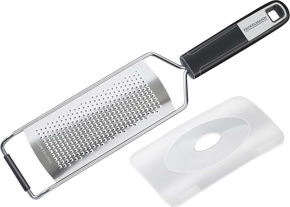 FACKELMANN Handreibe fein 30 cm SENSE mit scharfer, feiner Reibefläche, inkl. Klingenschutz, Hobel mit rutschfestem Soft-Touch-Griff (Farbe: Silber/Schwarz), Menge: 1 Stück