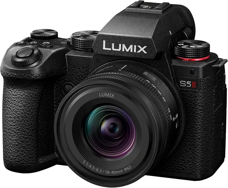 Panasonic LUMIX S5II Spiegellose Vollformatkamera mit 18-40mm Objektiv