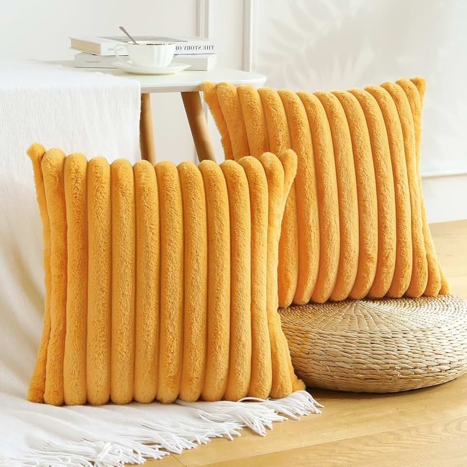 Soleebee 2er Set Plüsch Samt Kissenbezüge, Weiche Künstliche Pelz Dekorativ Kissenbezug Sofa Zierkissenbezüge Dekokissen Kissenhülle Set für Couch Schlafzimmer Zuhause Auto Dekor (40x40cm, Kurkuma)