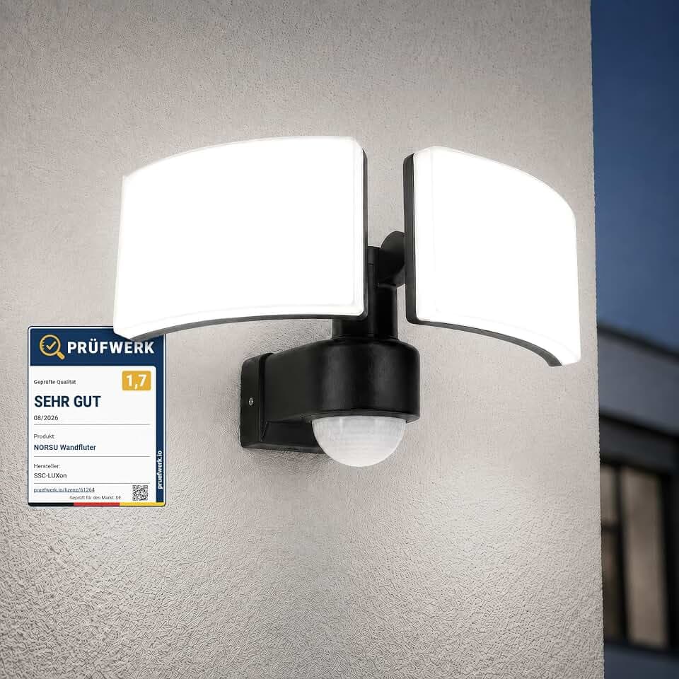 SSC-LUXon NORSU Außenstrahler 2-flammig 40W mit Bewegungsmelder IP65 | Doppelter LED-Fluter mit Bewegungs- & Dämmerungssensor - 40W neutralweiß, zwei schwenkbare Köpfe für Hof & Einfahrt, IP65