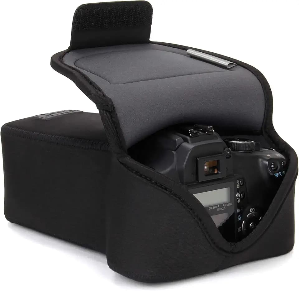 USA Gear Camera Sleeve (Zoom) for Compact SLRs with Lens Compatible with Canon EOS R100 Nikon Z30 Sony ZV-E10, and more - Padded Neoprene DSLR Case with Accessory Pocket & Belt Loop (Black)