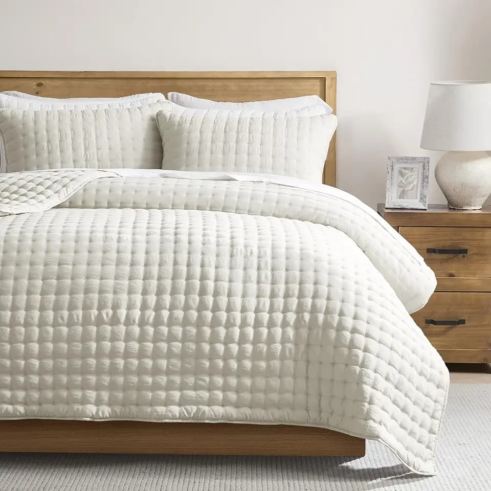 WDCOZY Cloud Soft Quilt Set, King Size, Ivory, 3 Pieces 104x90 inches