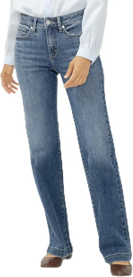 Silver Jeans Co. Women's Avery-Denim High Rise Curvy Fit Trouser Leg Jeans