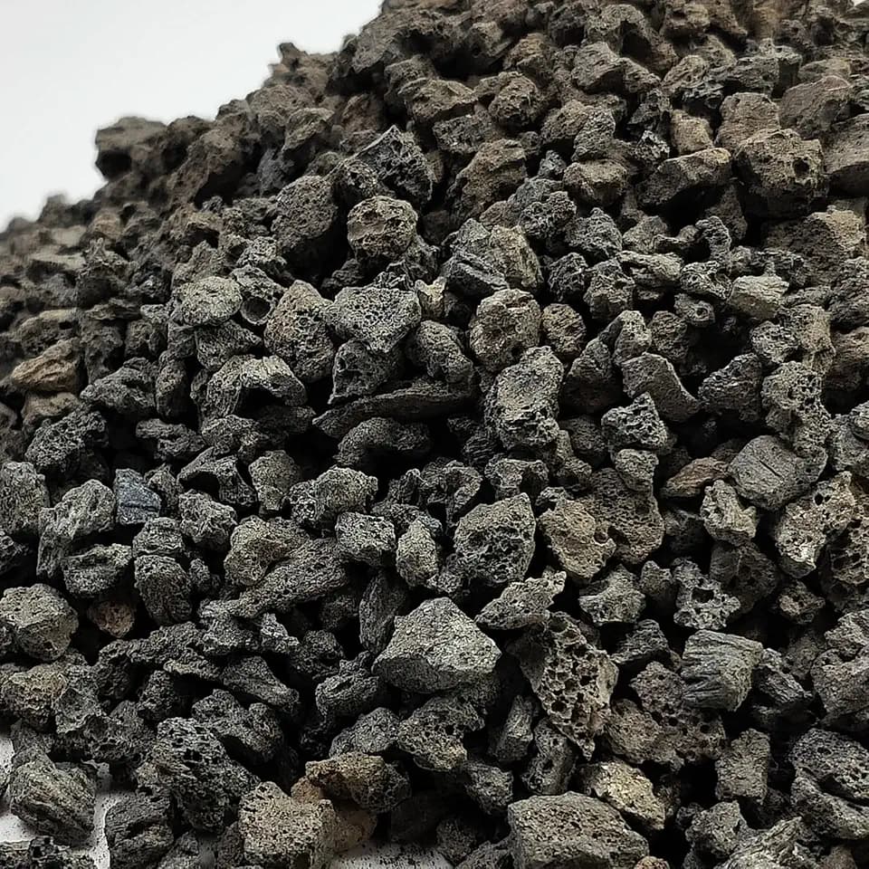 FANTIAN 10 lbs Black Lava Rocks for Plants, 5-8 MM Crush Volcanic Rocks