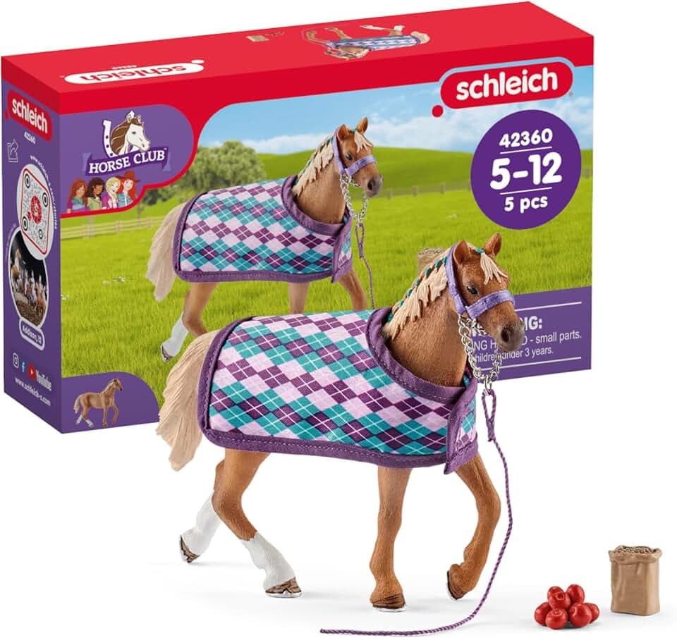 Schleich Horse Club | Englisches Vollblut mit modischer Decke 42360 | Set inkl. Pferd, Pferdedecke, Führstrick, Futter, Äpfel | Geschenk für Mädchen & Jungen | Spielzeug ab 5 Jahren | 4 Teile