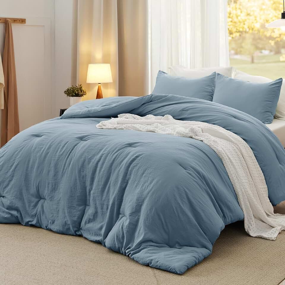 Bedsure Oversized King Comforter Prewashed Bedding 3Pcs Dusty Blue 120"x98"