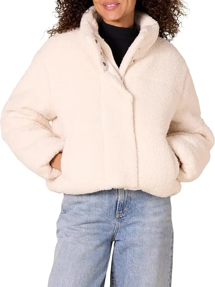 Amazon Essentials Women's Relaxed Fit Cropped Full-Zip Puffer Jacket with Snap Closure, Quilted Matte or Sherpa Fleece