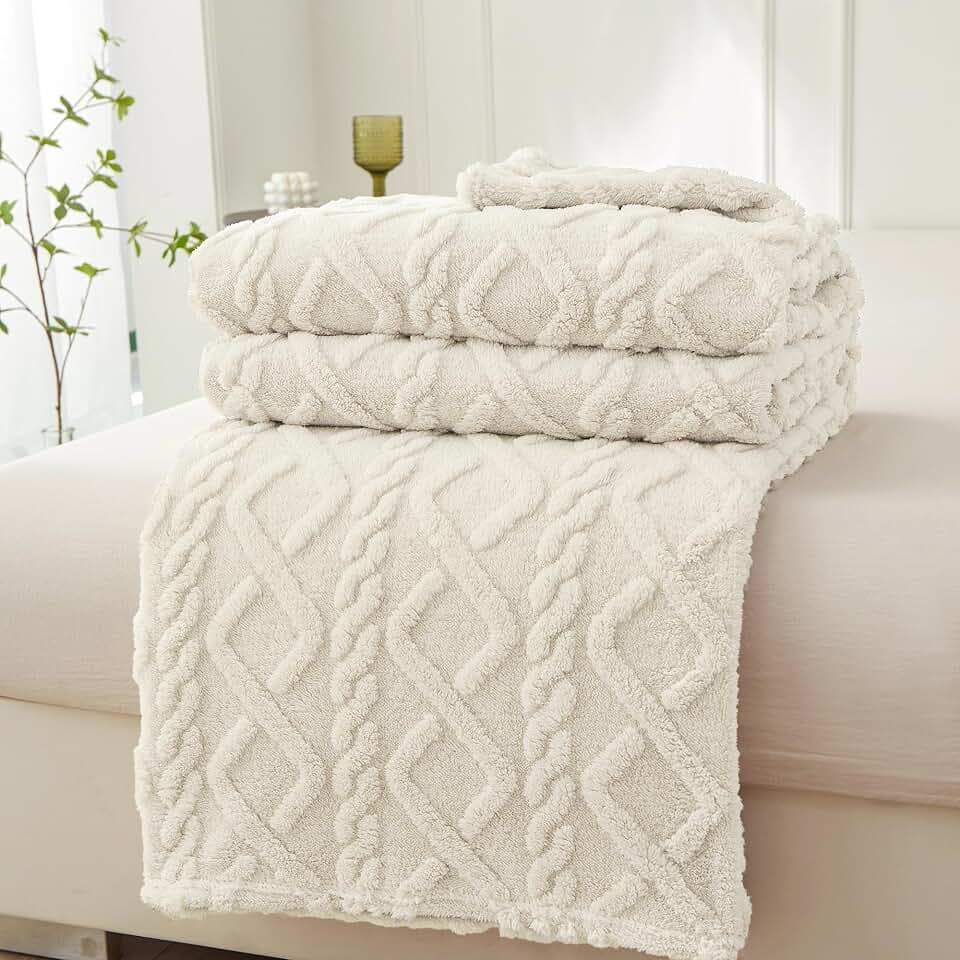 WONGS BEDDING Kuscheldecke Flauschig 150x200 Cremeweiß für Couch Sofa Bett