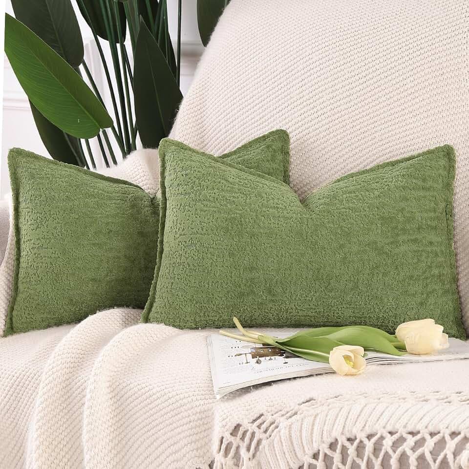 Madizz 2er Set Chenille Samt Kissenbezüge mit Rand Dekorativ Weiche neutrale Wurfkissen für Sofa Boho Akzent Zierkissenbezüge für Schlafzimmer Wohnzimmer Hellgrün 30x50 cm