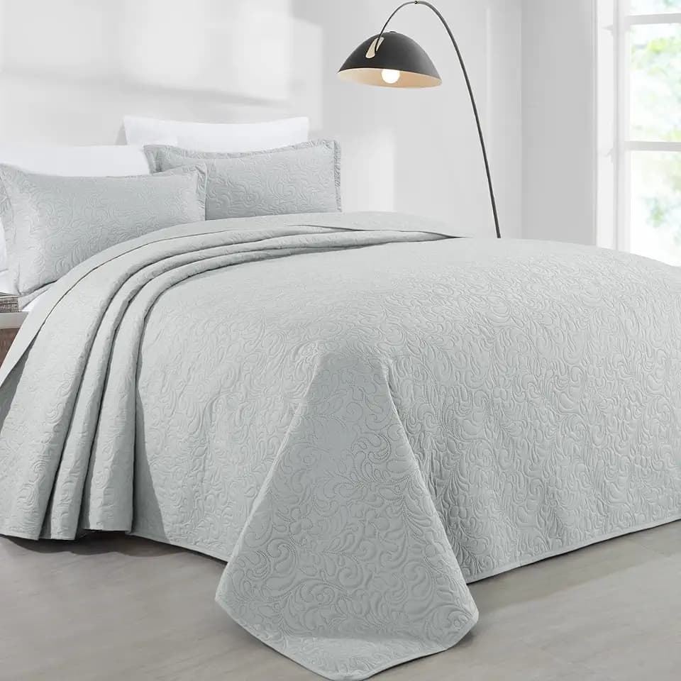 HOMBYS Alaska King 132x 120 Bedspread Coverlet Set, 3 Piece Lightweight Oversized King Quilt Bedding Set with Matching Shams, Light Grey