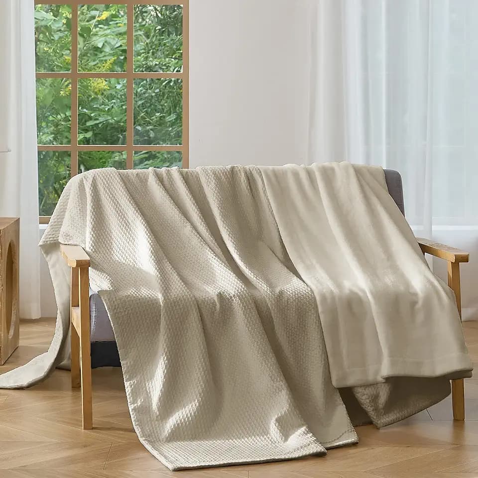 CHUFFED Cotton Waffle Blanket Queen Size-Plush Milk Velvet & Reversible Waffle Weave,Anti-Static 500Gsm Design，Thick Cozy Soft Winter Blanket for Bed, Couch, Sofa - Oatmeal, 90x90 Inches