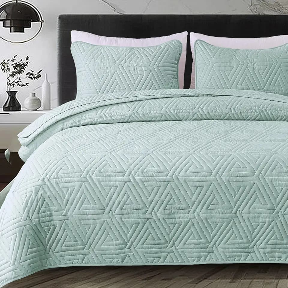 Whale Flotilla Soft Geometric Cal King Quilt Set for All Seasons, Aqua Blue