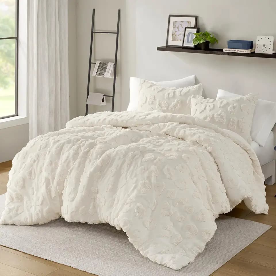 Intelligent Design Chenille Tufted Off-White Twin Duvet Cover Set, 2pc