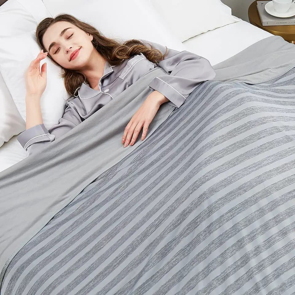 Guohaoi Cooling Blanket for Hot Sleepers and Night Sweats 90"x90" Queen