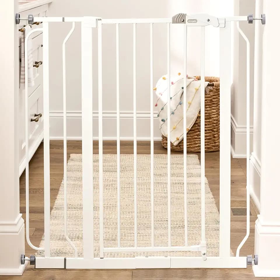 Regalo Easy Step Baby-Schutzgitter, Druckbefestigung, inklusive Verlängerungs-Kit (104 cm)