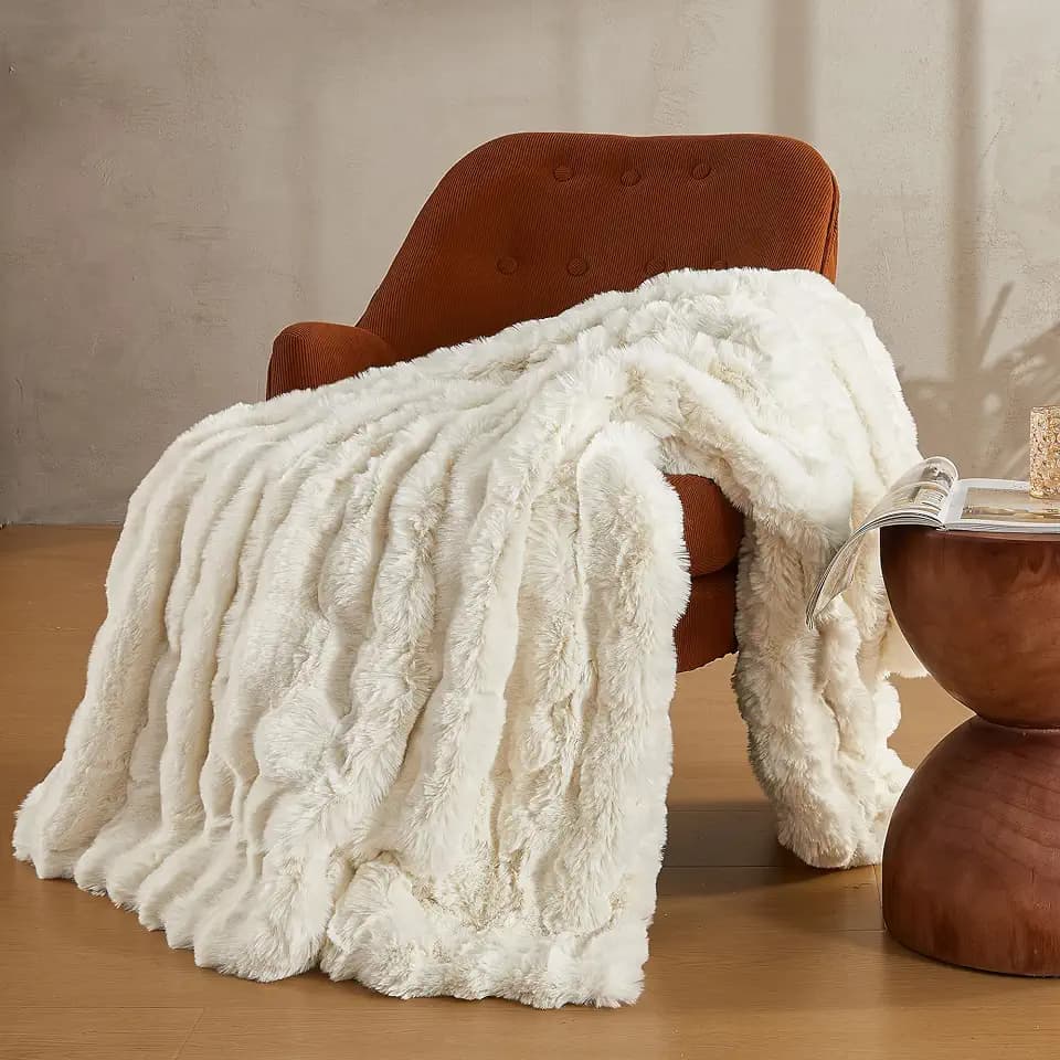 JELLYMONI Faux Fur Throw Blanket 108x90, 750 GSM Plush Couch Throw