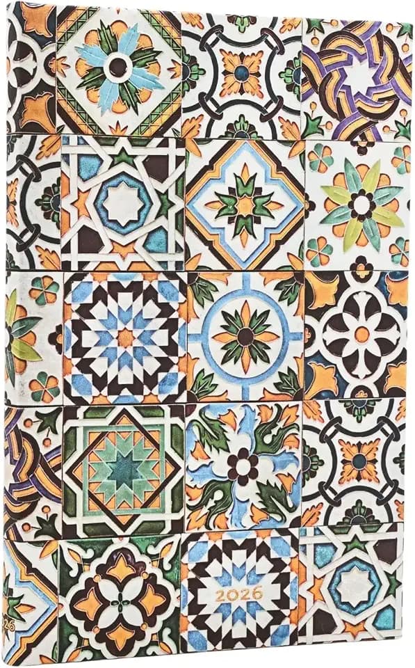 Paperblanks | 2026 Birnengarten | Stickerei der Peking-Oper | 12-Monatskalender | Ultra | Vertikal | mit Klappumschlag | 160 Pg | 100 GSM