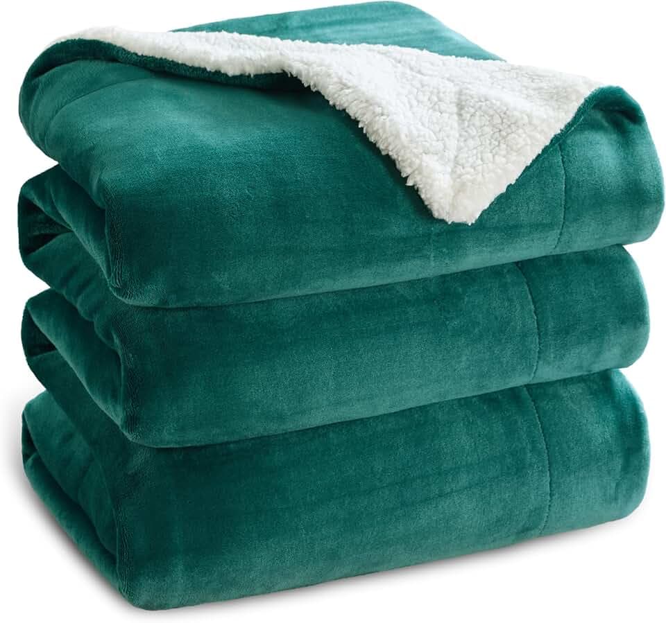 BEDSURE Sherpa Kuscheldecke Flauschig 220x240 - Sofadecke, Dunkelgrün | Dicke Wolldecke, Weich Tagesdecke, Geschenke für Frauen, Warm Wohndecke für Couch, Schlafzimmer & Wohnzimmer,Waschbar