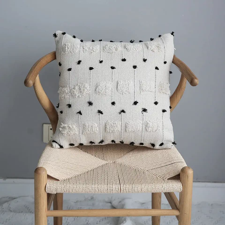 LIGICKY Kissenbezug Boho Büschelige Dekorative Kissenbezüge Getuftet Weich Kissenhülle Baumwolle Deko Kissen Sofakissen für Wohnzimmer Couch Schlafzimmer Büro Auto 45x45 cm Weiß und Schwarz