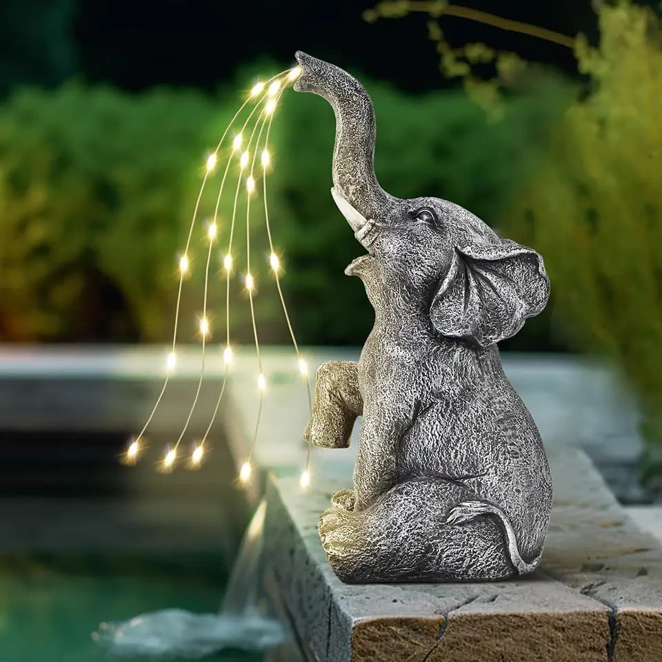GIGALUMI Elefanten Statue Gartendeko, Bewässerung Elefant Figur Solarbetriebene LED Lichter, Geschenk für Mama/Eltern, Geburtstagsgeschenke für Frauen, Elefanten Dekoration für Terrasse(Immer Hell)