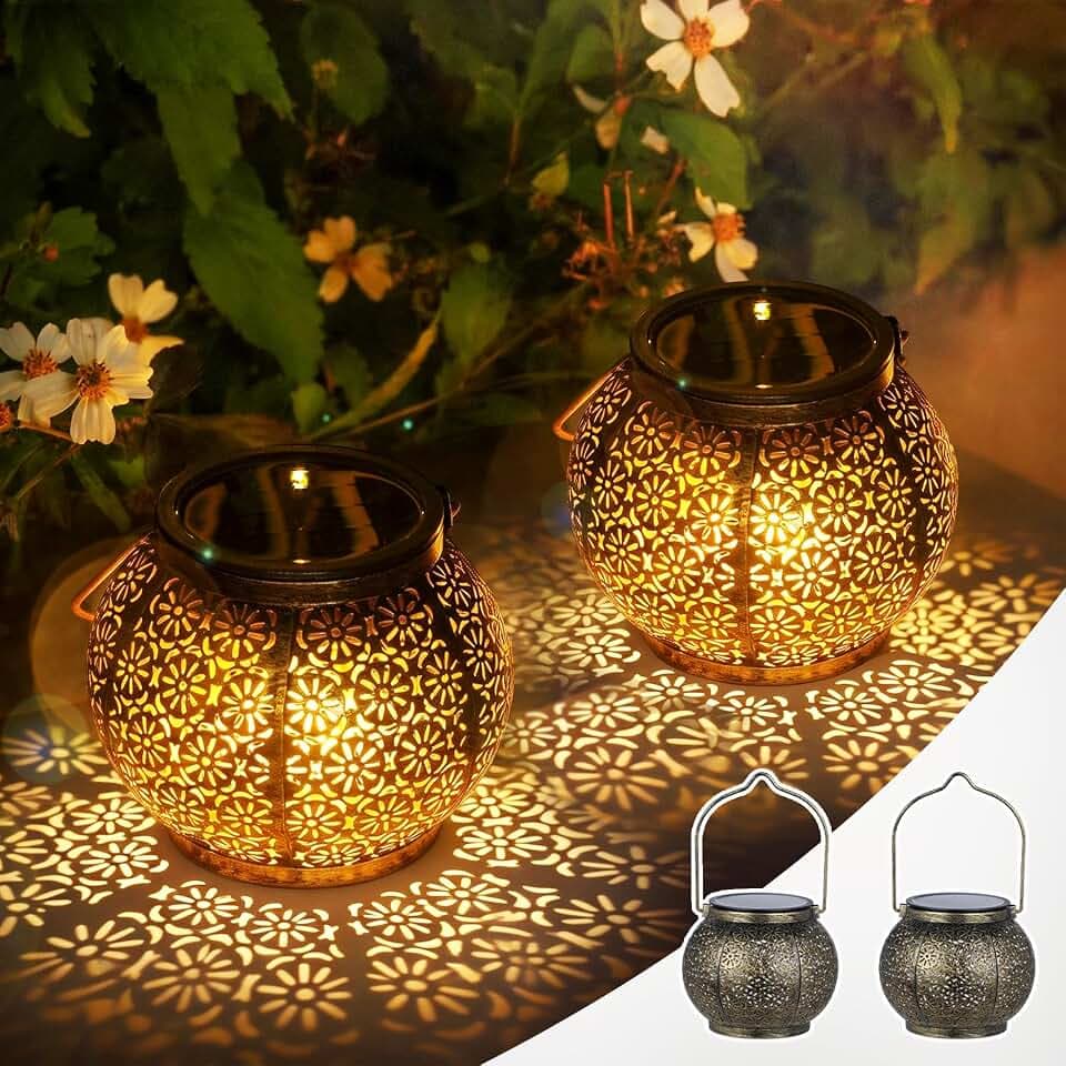 Görvitor Solarlaterne für Außen, 2er IP65 Wasserdicht Metall Solarlampen für Außen Hängend mit 15LM Warmweiß, Vintage Blumen LED Solar Laterne für Balkon Terrasse Gartendeko Geschenke für Frauen Mama