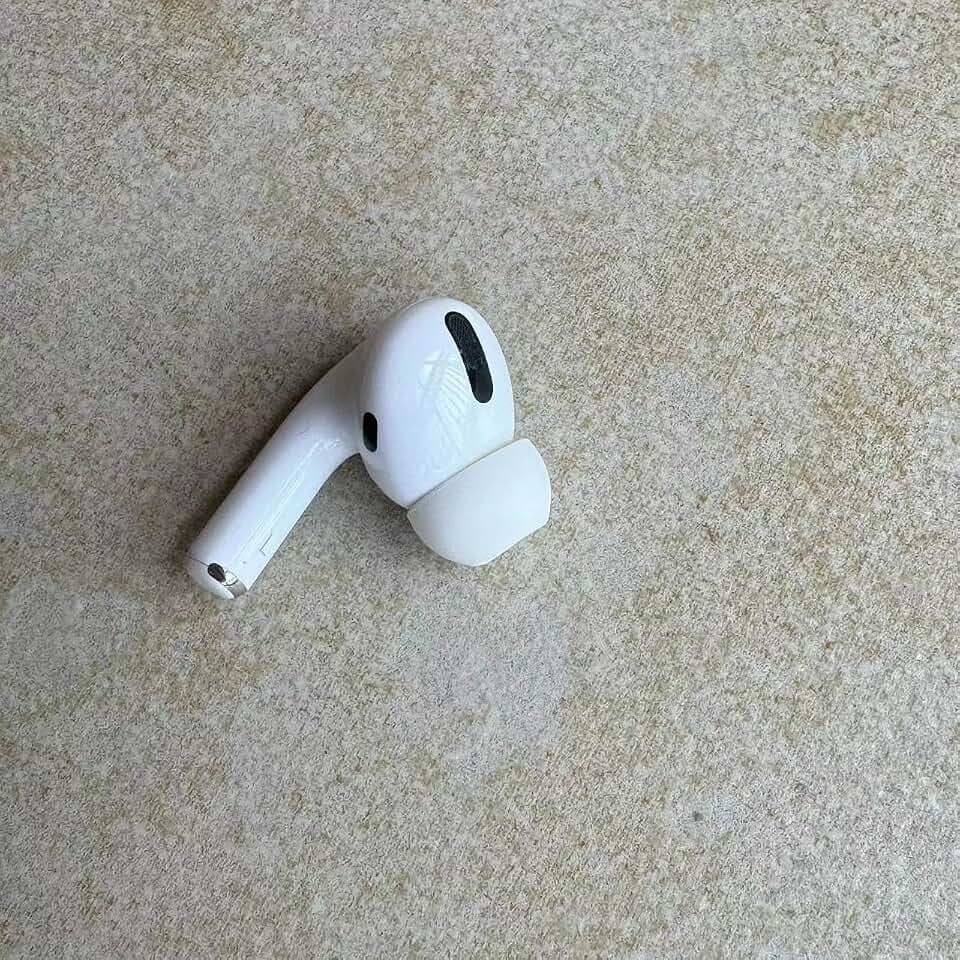 Meenova A2084 Left Earbud Replacement, Single Left Ear Side Only for Original Pod Pro 1st Gen, Compatible with OEM Pods Pro Charging Case A2190, Genuine A2083 Air Pros 1 L