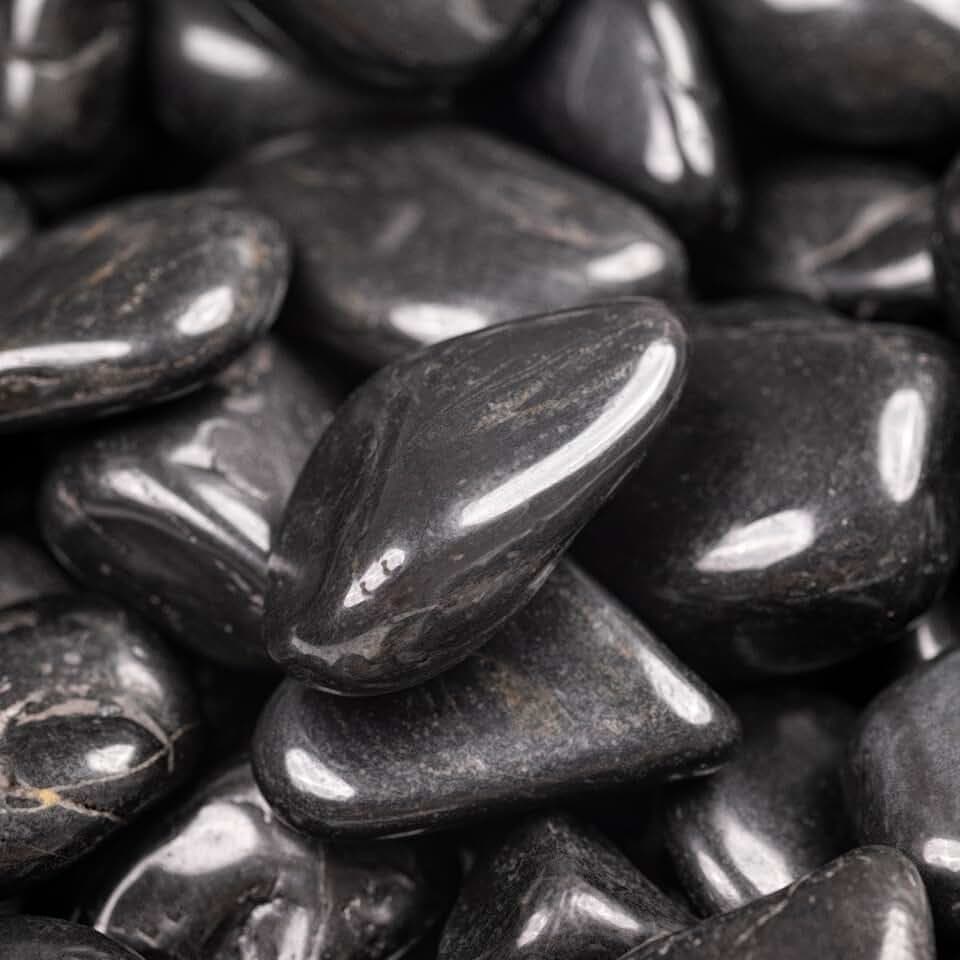 MSI Black 0.25 in. to 0.75 in. Super Polished Quartzite Pebbles Bag