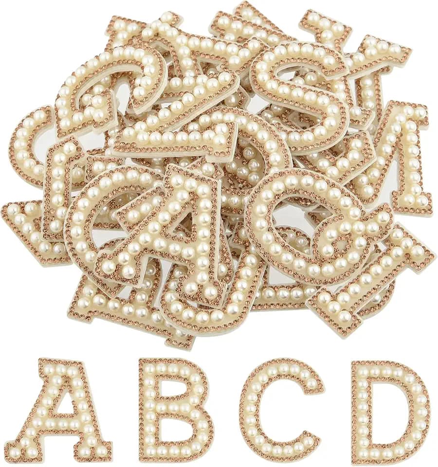 CHRORINE 26/52/78 Stück Selbstklebende Perlen Strasssteinen Buchstaben Patches A-Z, Buchstaben Alphabet Aufkleber mit Perlen für Hüte, Kleidung, Hosen, Taschen (52, Hellbraun, Höhe 1,9″)