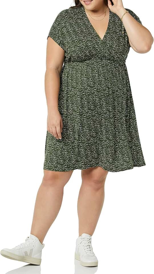 Amazon Essentials Damen Surplice-Kleid (Erhältlich in Übergröße)