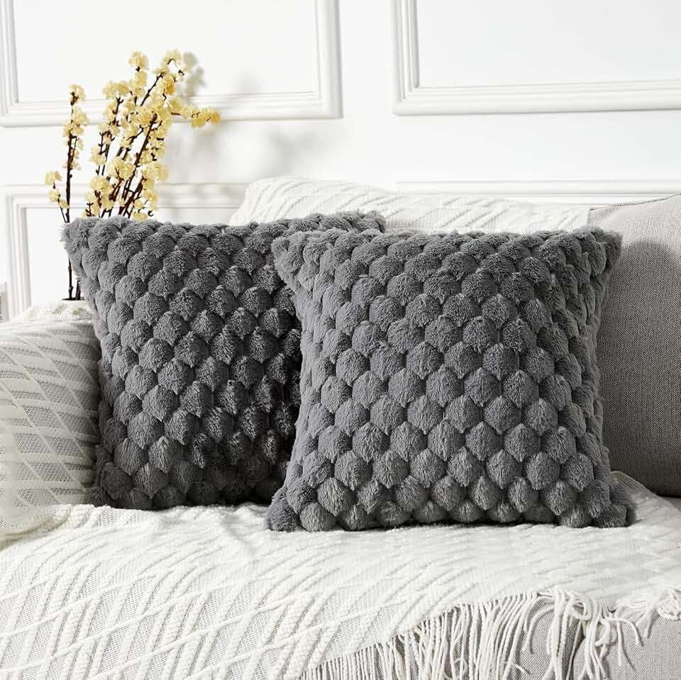 Yaertun 2er Set superweiche Plüsch Kissenbezüge Kunstpelz Kissenhüllen Dekorative Sofakissen Dekokissen Weicher Zierkissenbezug für Sofa Couch Bett Wohnzimmer 50 x 50 cm Grau