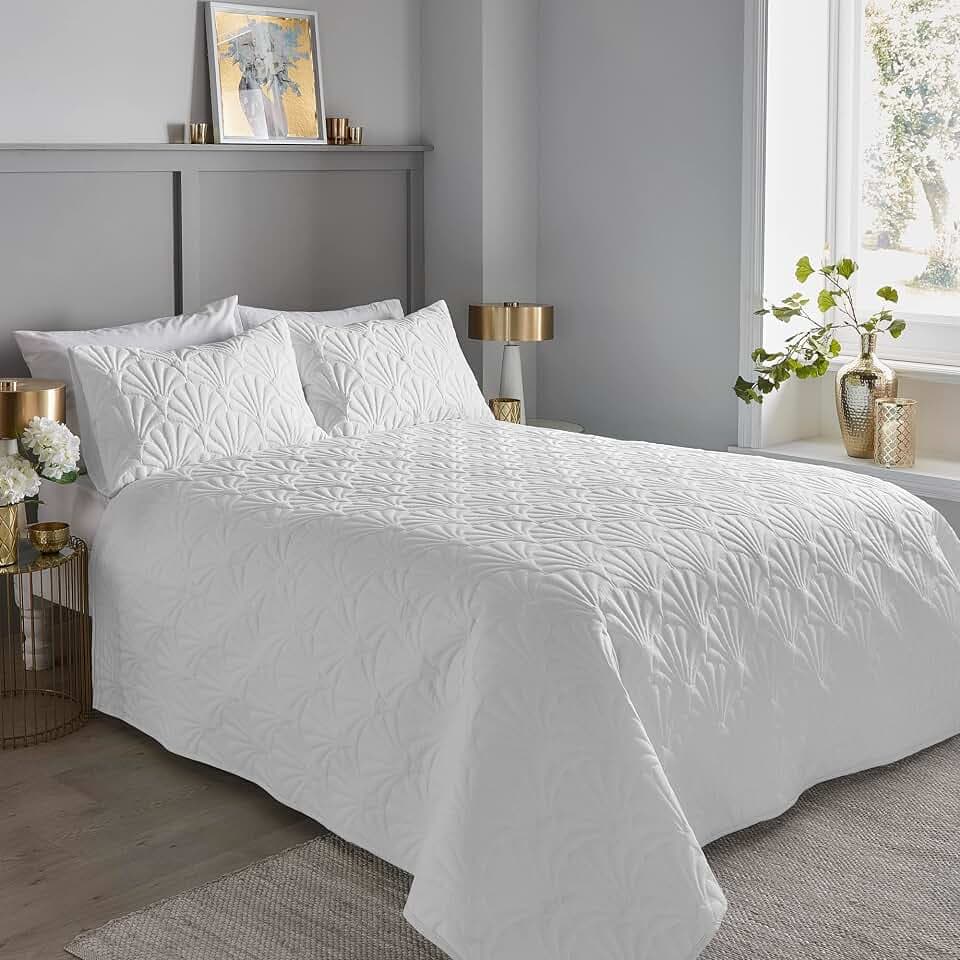 Serene - Cavali – Pinsonic Tagesdecke – 200 cm x 230 cm in Weiß