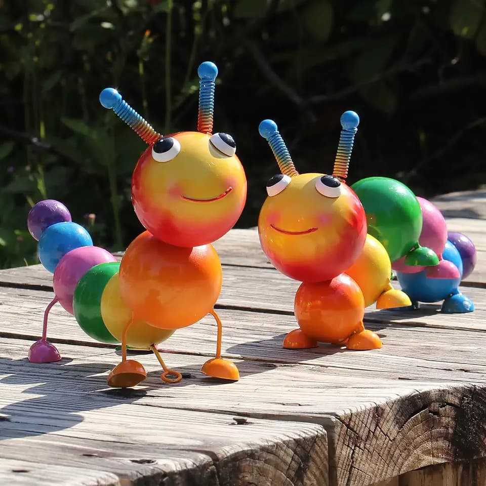 Cruis Cuka Metal Caterpillar Statue Yard Art Garden Decor for Outside Patio Lawn Ornaments Fence Decorations Gift for Family,Friends,Garden Lovers - Set of 2(Colorful)