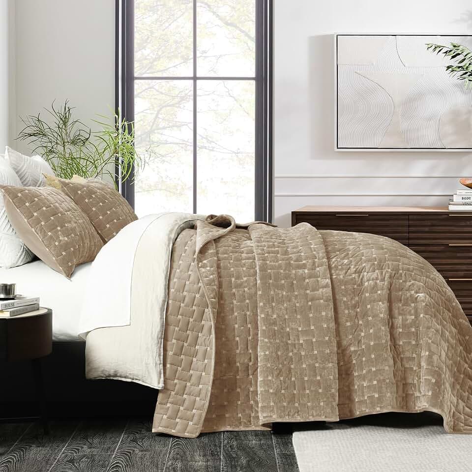 Grassix Velvet Quilt Set King Size, Luxury Geometric Design, Beige Taupe