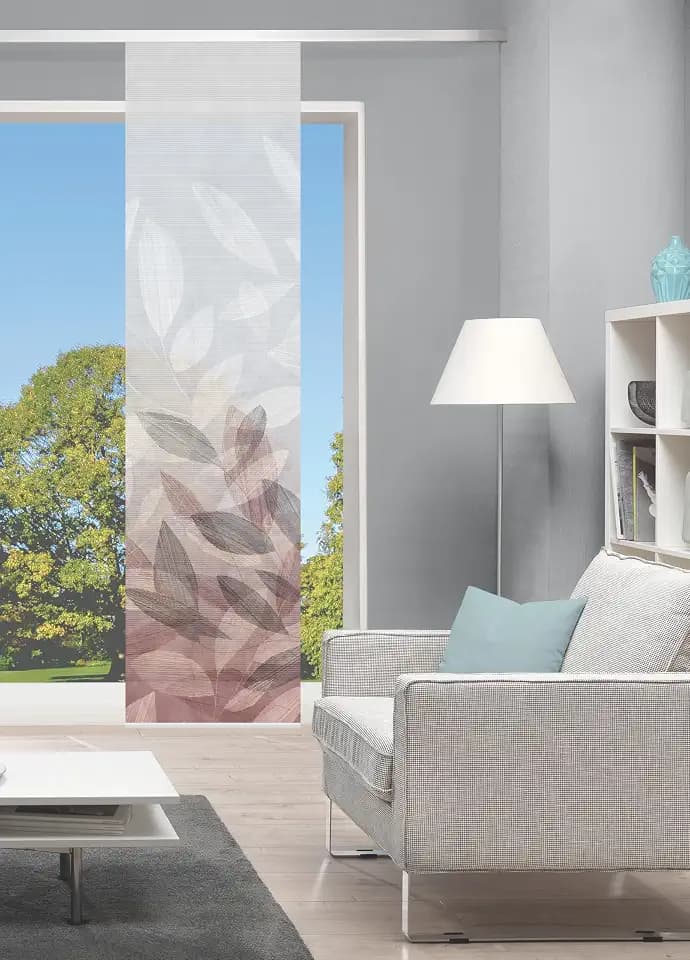 halbtransparenter Schiebevorhang ABBE in Bambus-Optik, digitalbedruckt, aus recyceltem Polyester, Seiten lasergeschnitten, Farbe: Bordeaux, Größe: 245 x 60 cm, Anzahl:1x